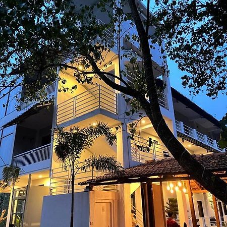 Fourteen Pods By The Sea Hotel Morjim Exterior photo
