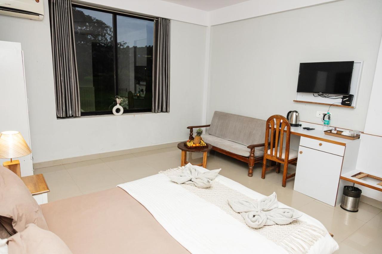 Fourteen Pods By The Sea Hotel Morjim Exterior photo