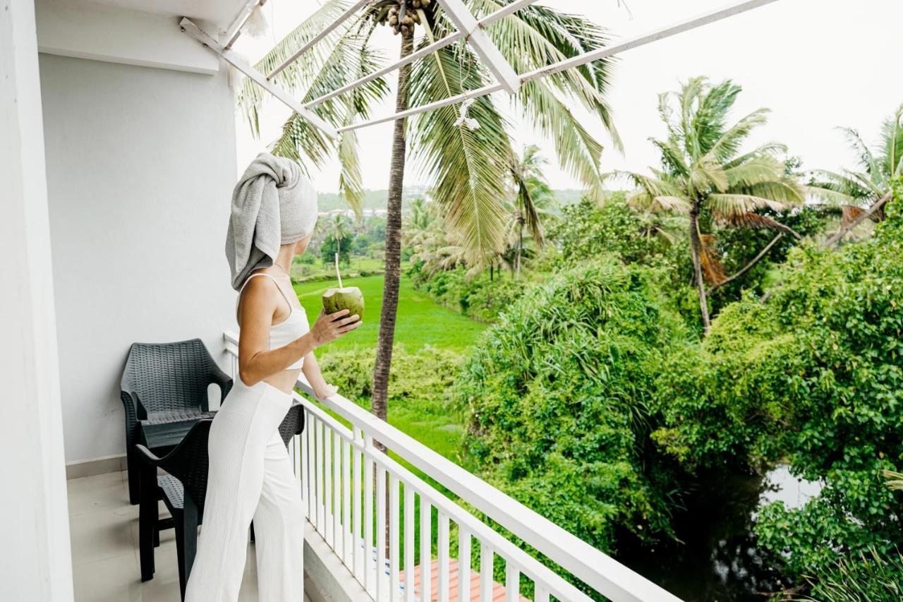 Fourteen Pods By The Sea Hotel Morjim Exterior photo